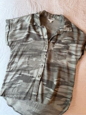 Sim & Sam Olive & Gray Camo Short-Sleeve Button-Down Shirt